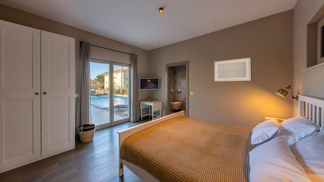 Villa & Jardin - Luxury Villa With Swimming Pool Vrh  Екстер'єр фото