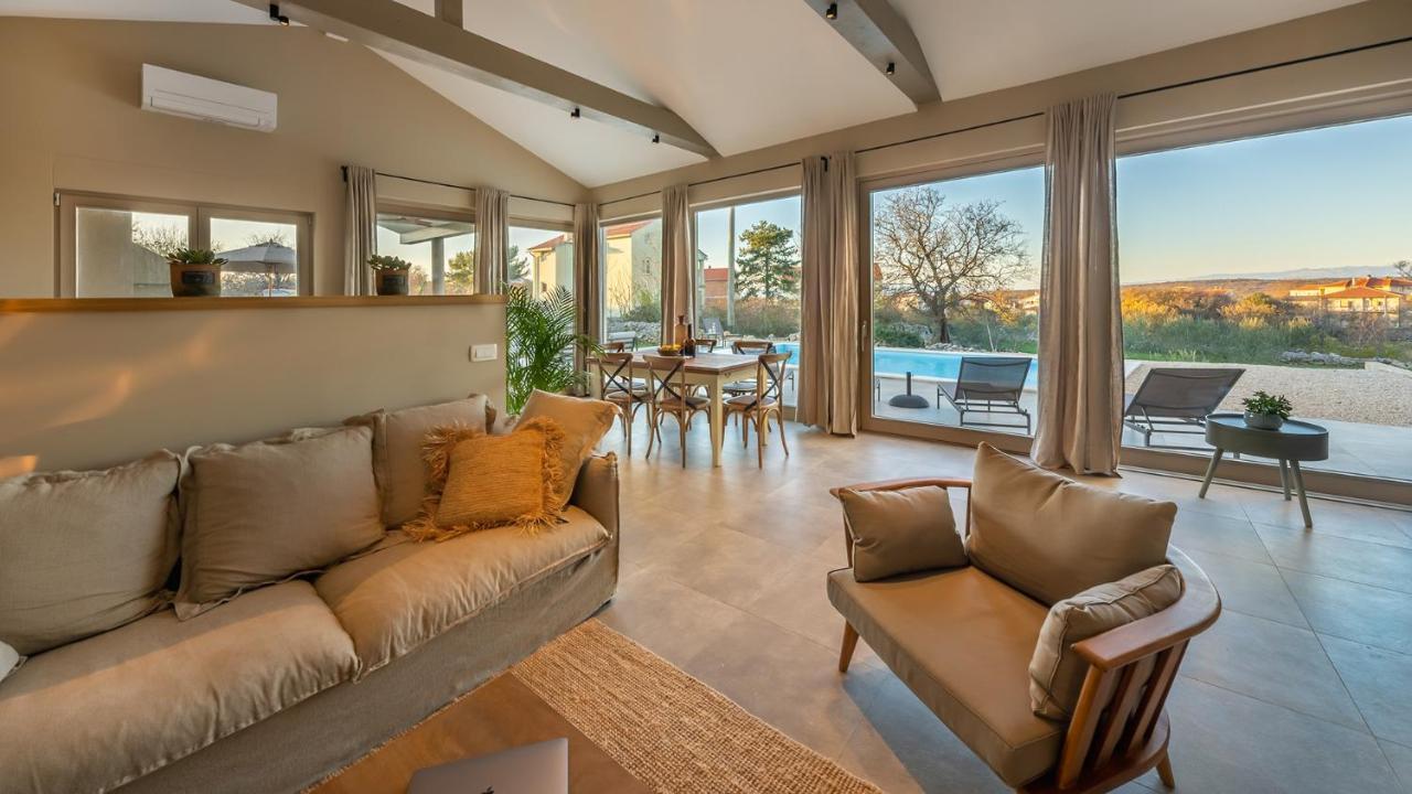 Villa & Jardin - Luxury Villa With Swimming Pool Vrh  Екстер'єр фото