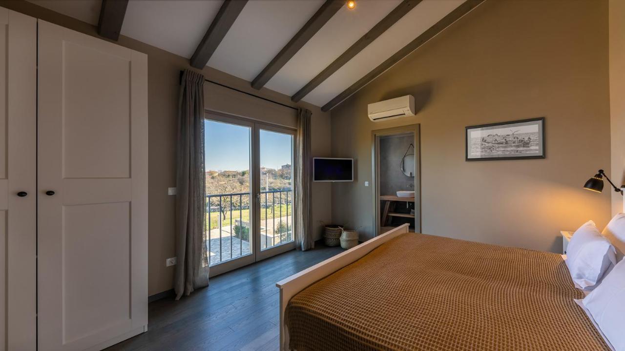 Villa & Jardin - Luxury Villa With Swimming Pool Vrh  Екстер'єр фото