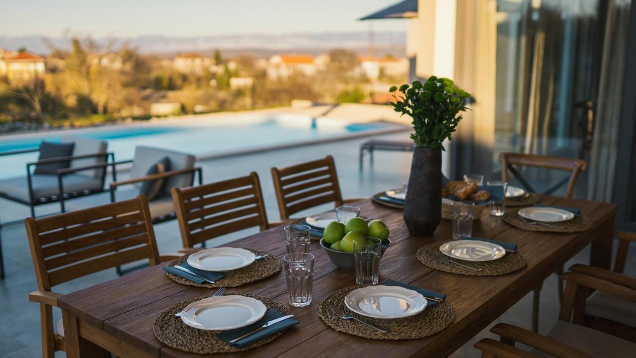 Villa & Jardin - Luxury Villa With Swimming Pool Vrh  Екстер'єр фото